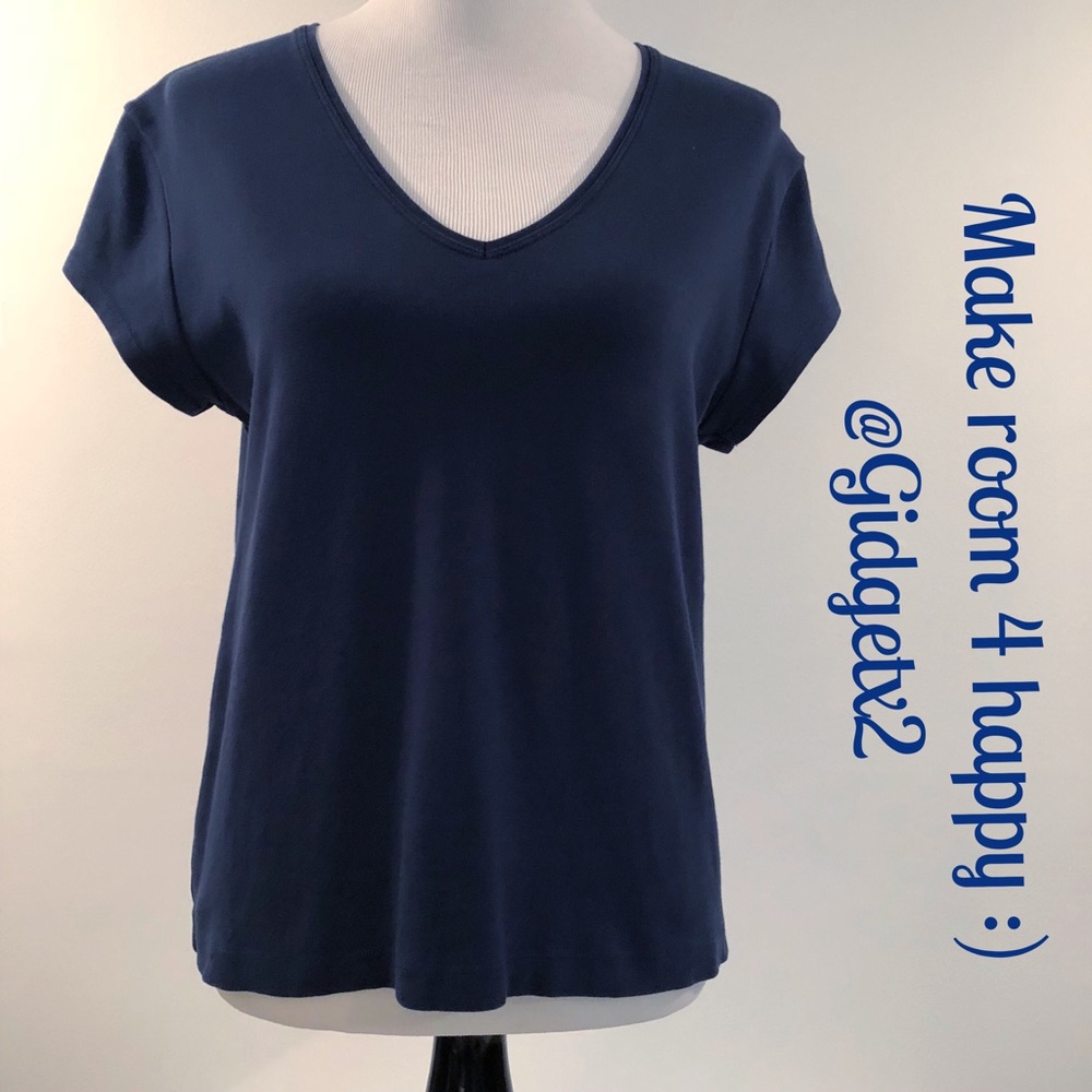 Chico’s navy blue v-neck short sleeve tee Size 2